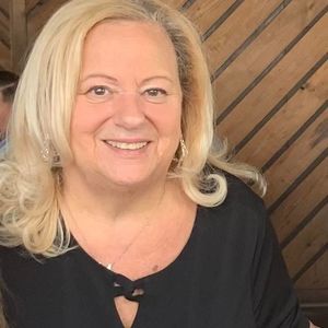 Meet your Posher, Maxine